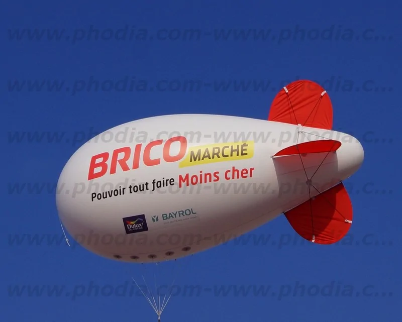 zeppelin publicitaire bricomarché