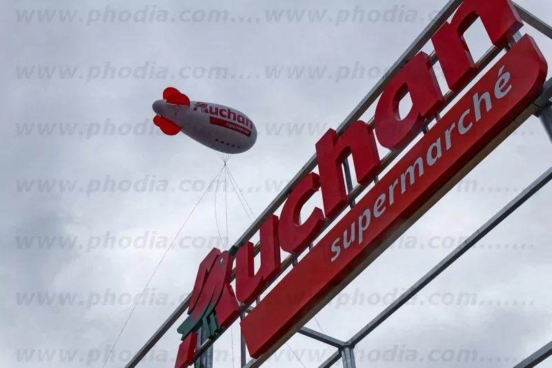 gros dirihgeable publicitaire Auchan