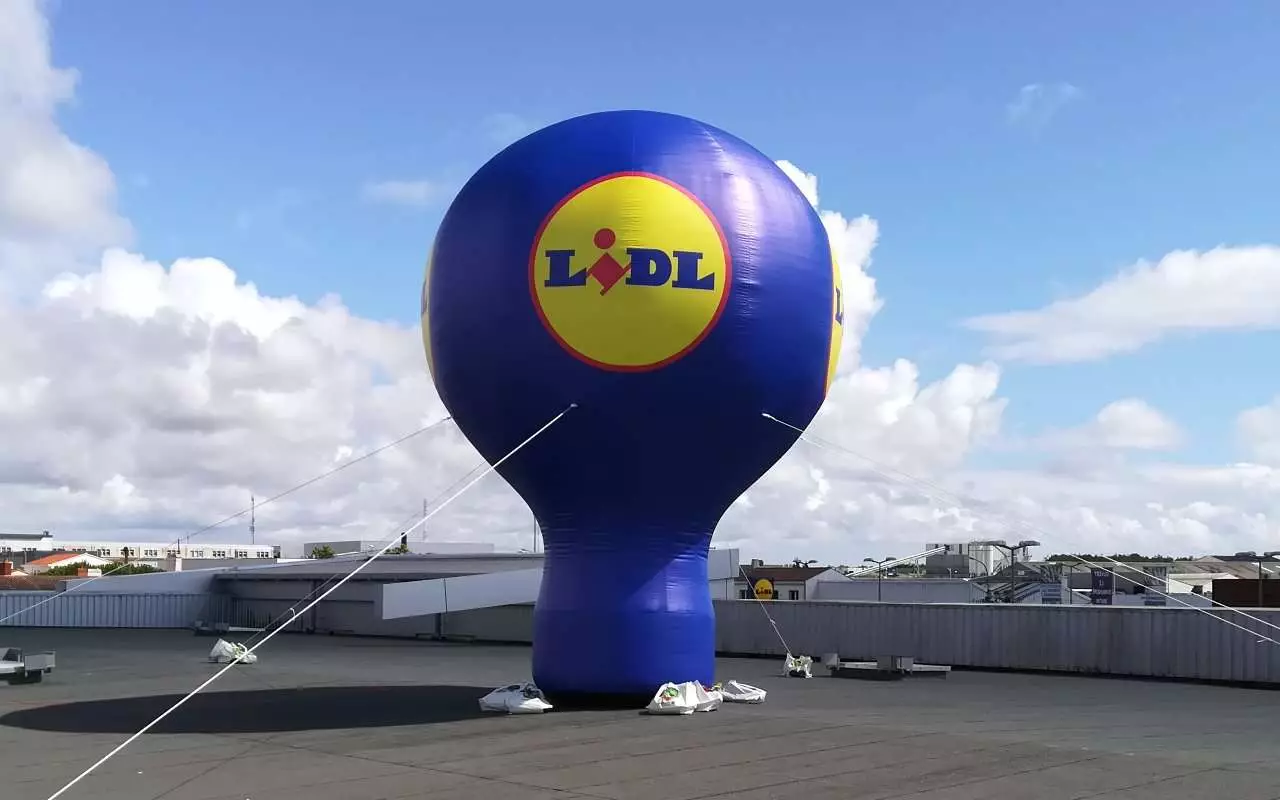 montgolfière auto-ventilée lidl sur le toit