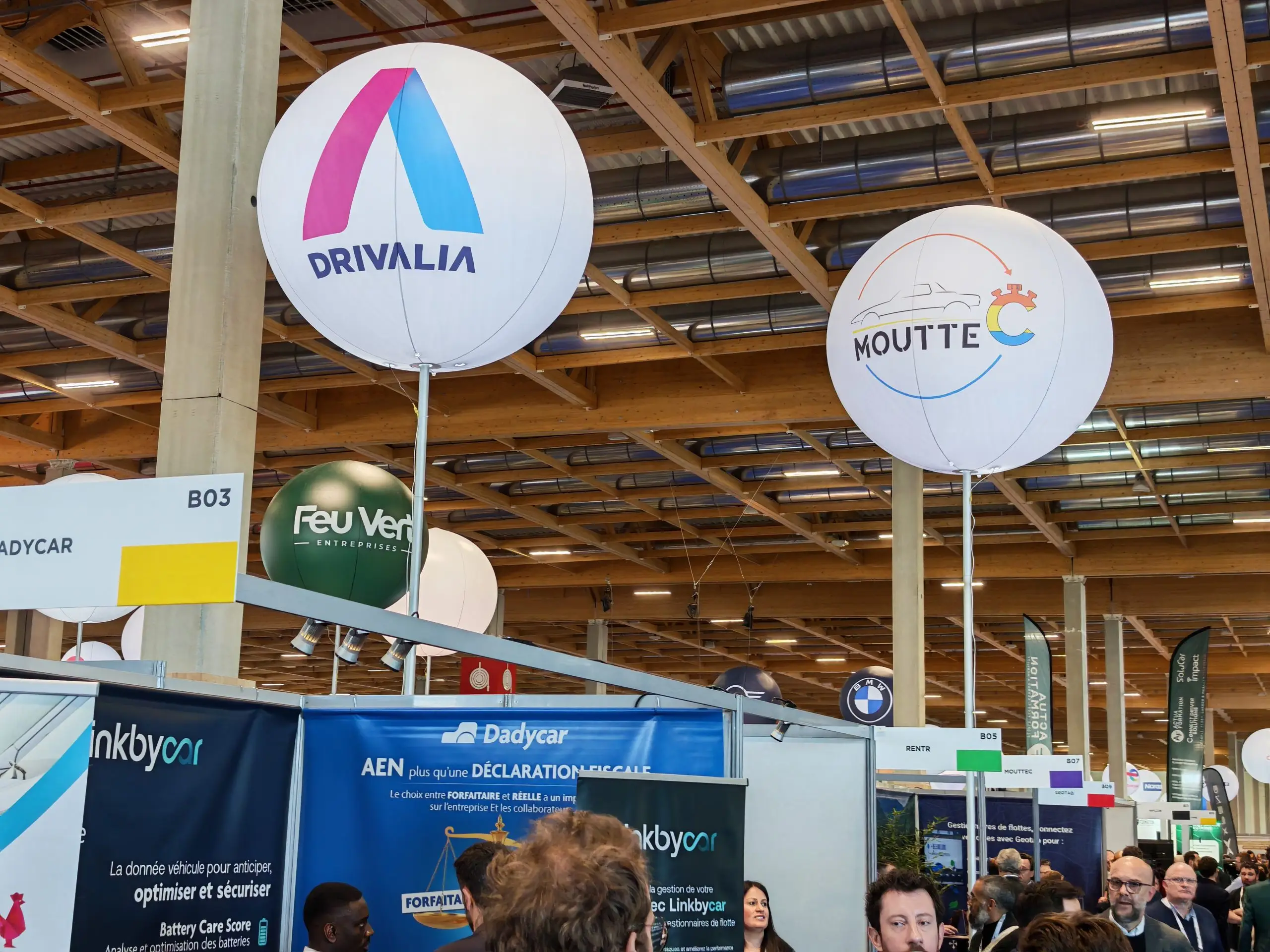 Masphère platine plate stand salon intérieur mât 6m sans hélium Phodia